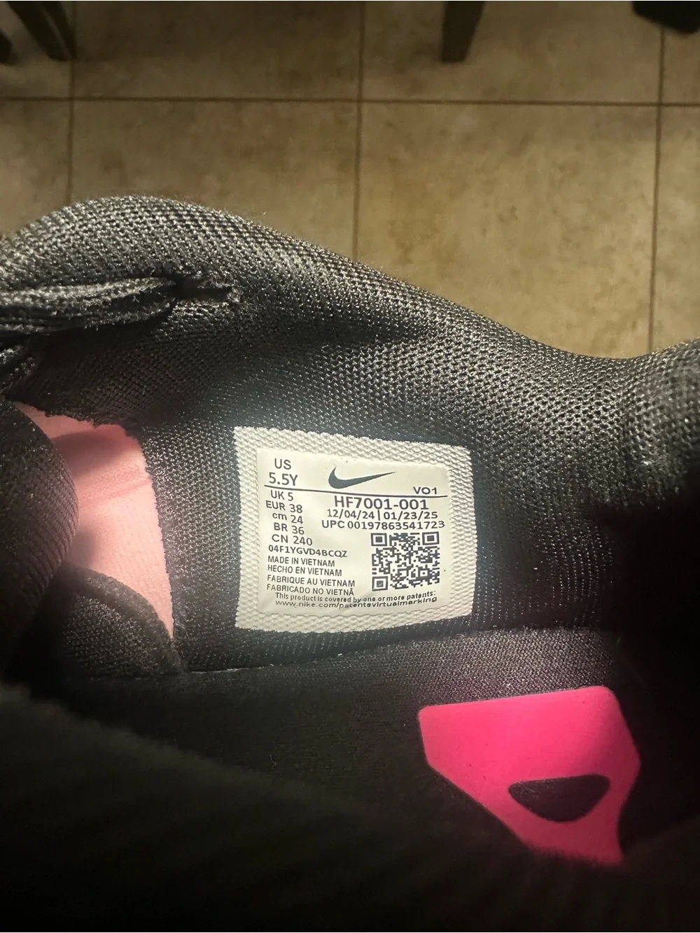 Nike Men's Pink and Black Cushioning Training Sneakers